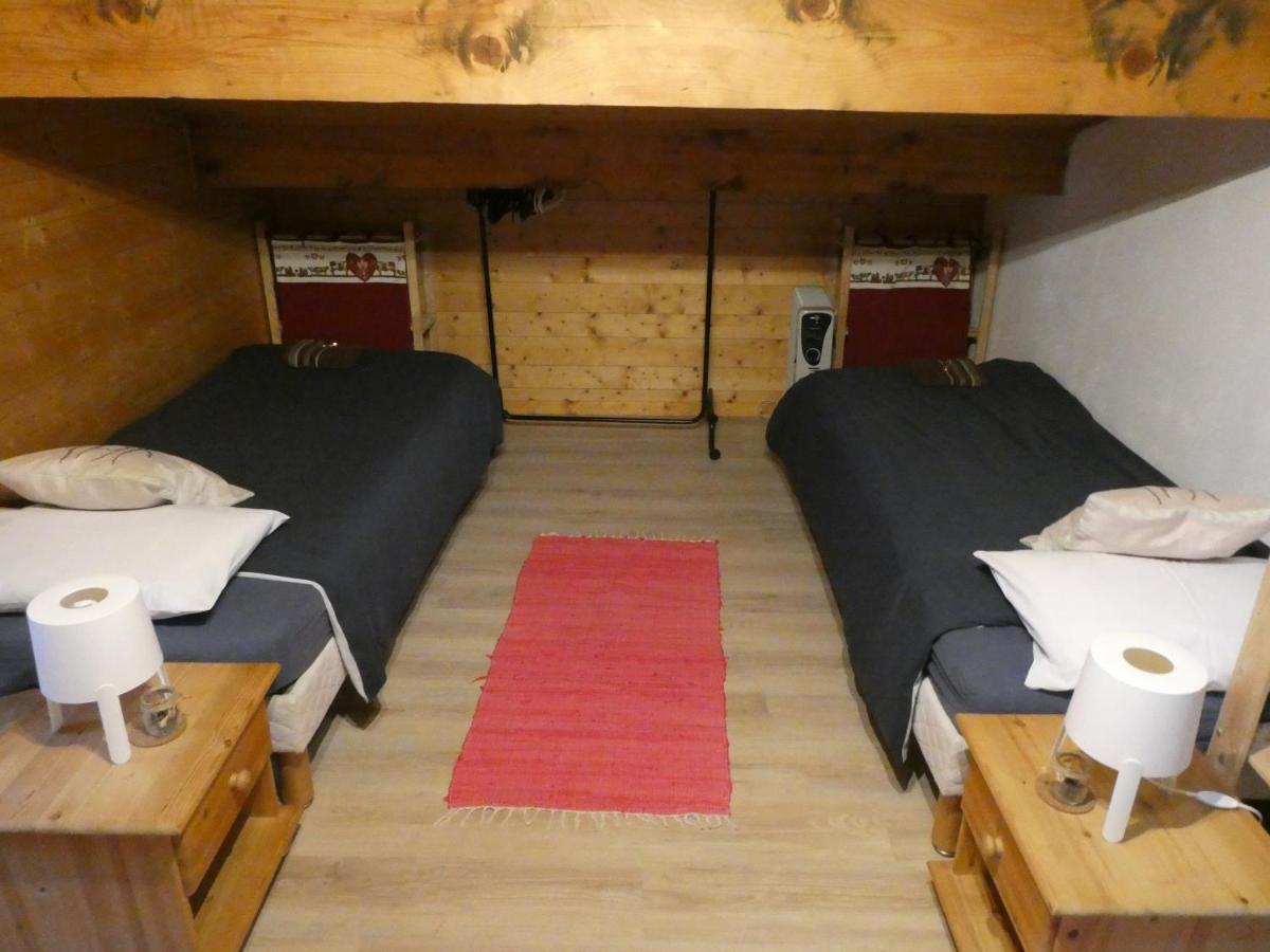 Central Hostel شاتيل المظهر الخارجي الصورة