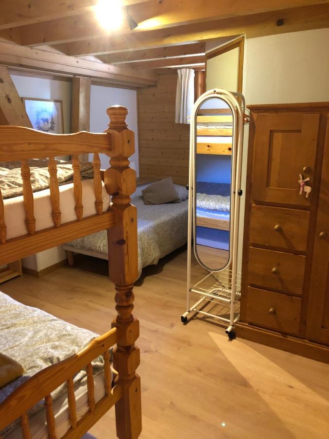 Central Hostel شاتيل المظهر الخارجي الصورة