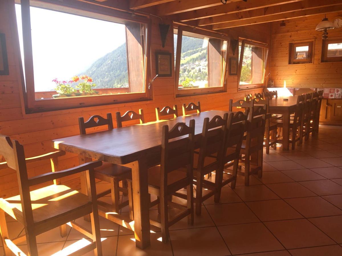 Central Hostel شاتيل المظهر الخارجي الصورة