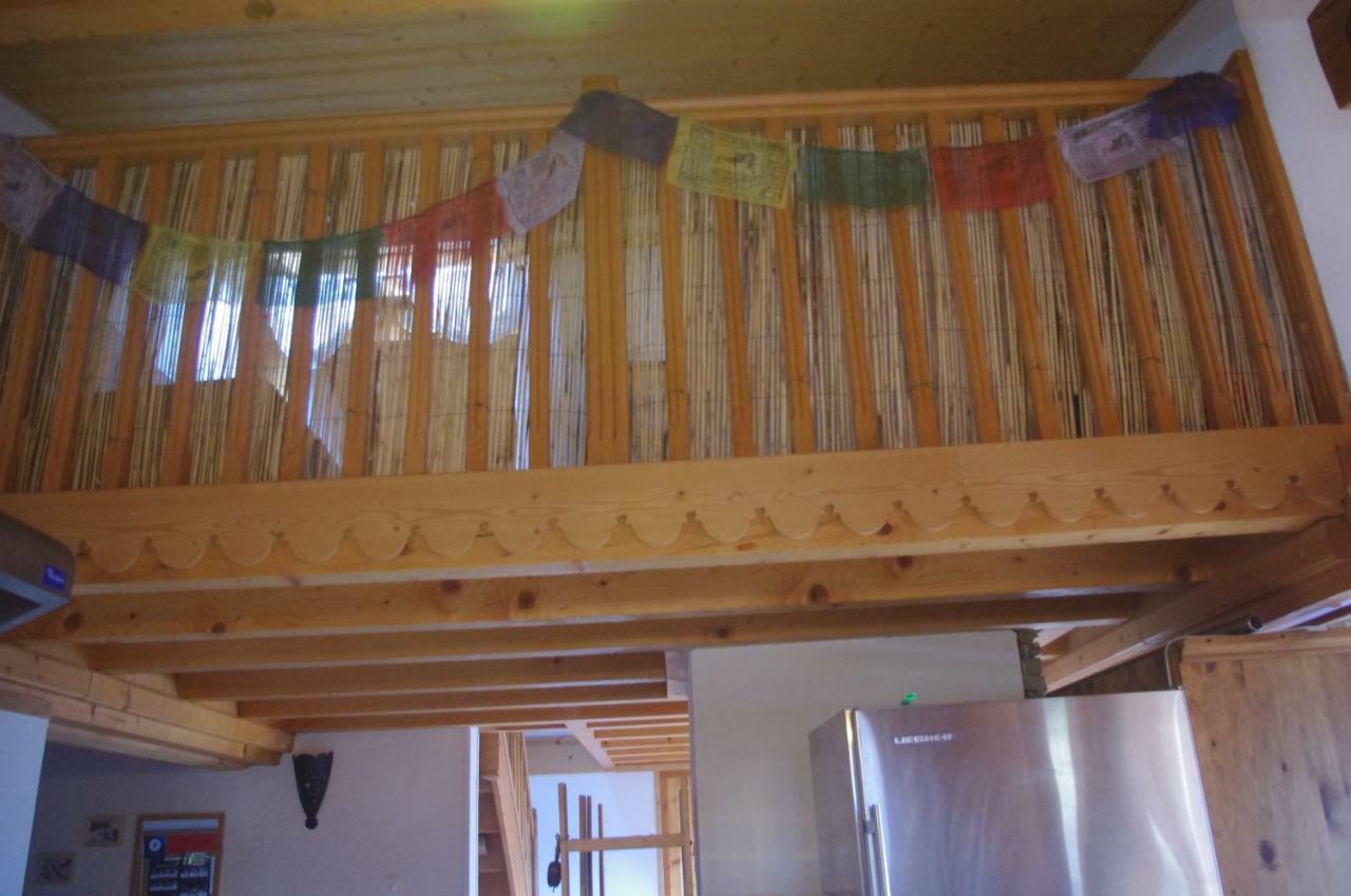 Central Hostel شاتيل المظهر الخارجي الصورة